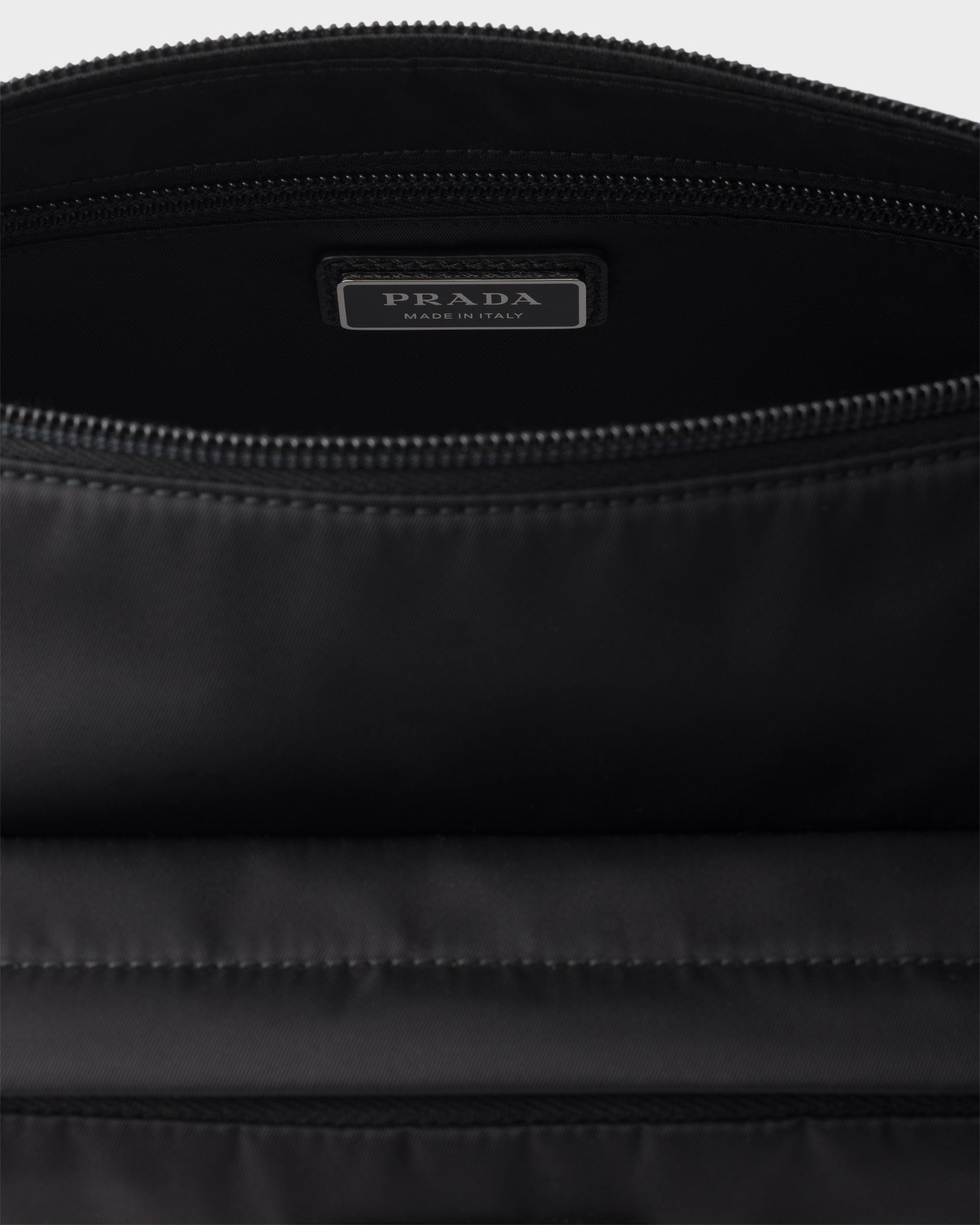 Sac de taille moyenne porté épaule en Re-Nylon et cuir Saffiano