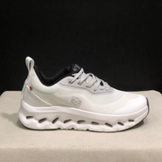 Cloudtilt Loewe - White and Black